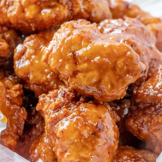 Boneless (32 Pieces).